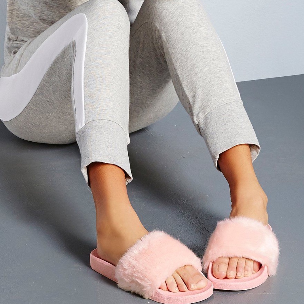 NEW Softey Light Pink Steve Madden Slides